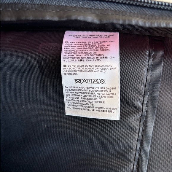 Supreme x North Face Red Borealis Backpack - Picture 7 of 9